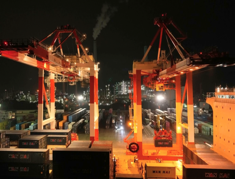 夜の徳山下松港